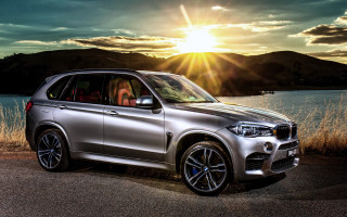 Silver bmw suv lake sunset - the sun shining free wallpaper