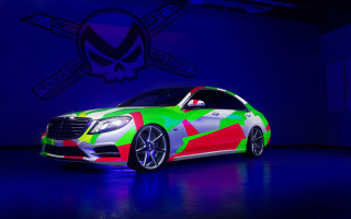 Car skull digital maximalism blue - a skull free wallpaper