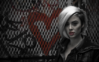 White haired woman graffiti wall - graffiti free wallpaper