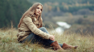 Woman field blonde portrait nature 2 - the distance free wallpaper