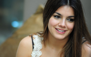 Woman smiling longhair lace white - a photo free wallpaper