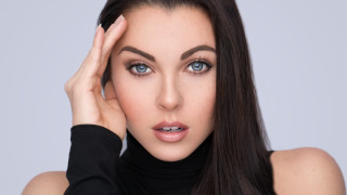 Renaissance woman blueeyes longhair portrait - anne ryan free wallpaper