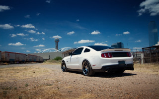 White car dirt road train - rim free wallpaper