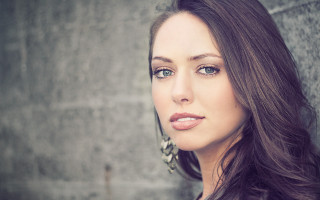 Woman long hair earrings wall 2 - long hair and earrings free wallpaper