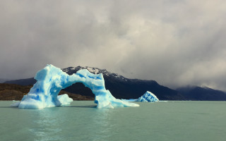 Iceberg lake mountains clouds ecological - the middle of a lake free wallpaper