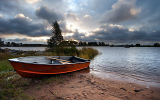 Lake shore boat cloudy sky - lake free wallpaper
