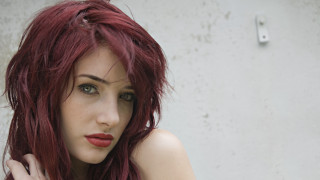 Redhair greeneyes woman portrait hand - red hair free wallpaper for desktop