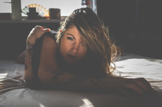Woman bed ferriswheel backlighting tattoo - arabesque free wallpaper for desktop