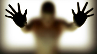 Blurry person hands window white - free gaming wallpaper