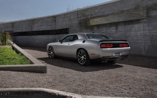Silver sports car parking lot 6 - clean free wallpaper