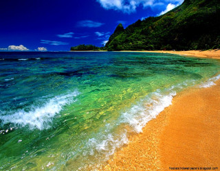 Beach wave shore mountain background - beautiful scenery free wallpaper for desktop