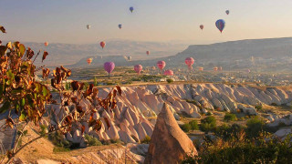Hot air balloons valley mountains - hot air balloon free wallpaper