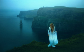 Woman dress cliff ocean gothic - annie leibovitz free wallpaper