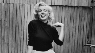 Blonde woman laughing tennis racket - a tennis racket free wallpaper