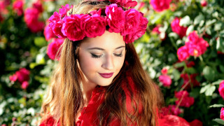 Woman flowercrown field pink flowers - a field of flowers free wallpaper