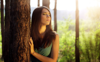 Woman tree forest ambient light - daphne mcclure free wallpaper