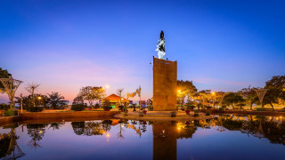 Statue pond dusk reflection autumn - dusk free wallpaper