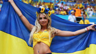 Cheerful woman bikini flag crowd - carl gustaf pilo free wallpaper