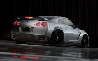 Silver sports car dark room 20 - unreal free wallpaper