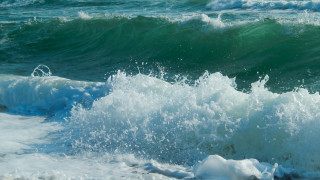 Ocean waves shore boat person - ocean free wallpaper