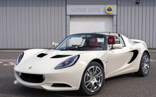 White sports car red interior - a black top free wallpaper