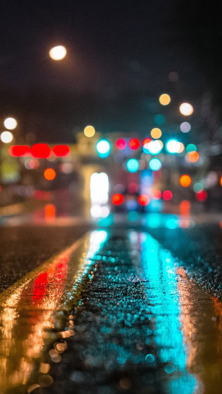 Wet street traffic lights night 4 - wet free wallpaper