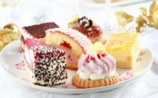Plate desserts gold decorations pastel - a white table cloth free wallpaper