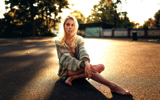 Woman crossed legs hand hip - fashion photography free wallpaper for desktop