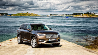 Volvo suv dock water boats 2 - 8k photorealistic free wallpaper