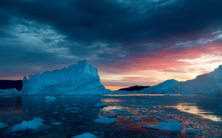 Iceberg lake sunset cloudy sky - top of a lake under a cloudy sky free wallpaper