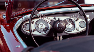 Classic car dashboard steering gauge - classic free wallpaper