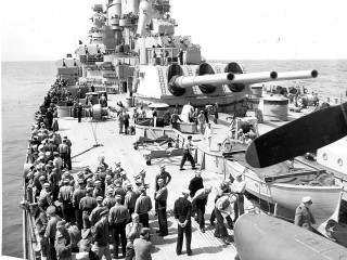 People boat battleship plane water - a large group of people free wallpaper