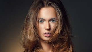 Blue eyes long hair pink - shaded free wallpaper