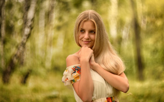 Blonde woman forest portrait bare - the wood free wallpaper