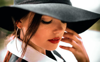 Eszter mattioni fashion photorealistic bw - collar free wallpaper