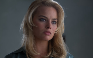 Blonde blue eyed serious portrait - anne ryan free wallpaper