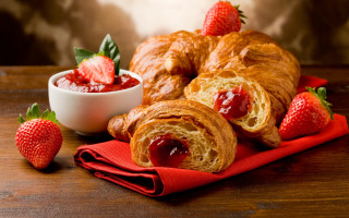 Strawberry pastry bowl wooden table 2 - delaunay free wallpaper
