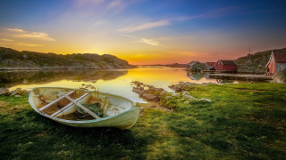 Lake sunset boat house mountains - the shore of a lake free wallpaper