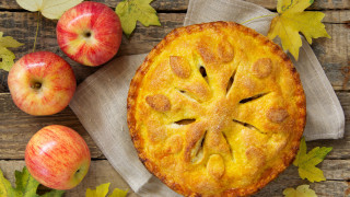 Pie apples leaves napkin autumn - a piece free wallpaper