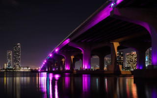 Bridge purple lights cityscape night - synthwave style free wallpaper