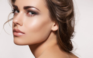 Long haired woman makeup photorealistic - her face and shoulder free wallpaper