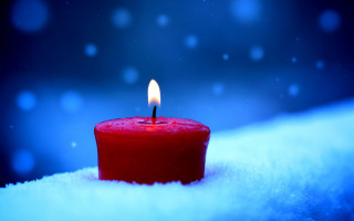 Red candle snow blue background - candle free wallpaper