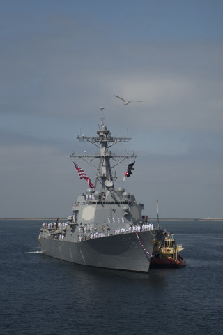 Large ship water bird flying - the water free wallpaper