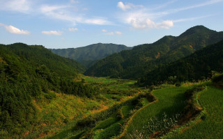 Valley green field mountains clouds - dai xi free wallpaper