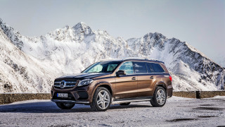 Brown mercedes benz detailed snow - a digital rendering free wallpaper for desktop