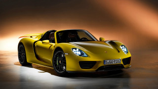 Yellow sports car spotlight dark - a spotlight free wallpaper