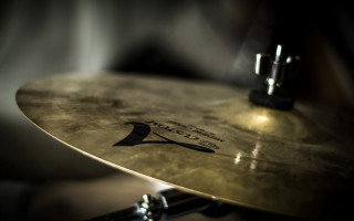 Musical instrument closeup blurry background - musical free wallpaper