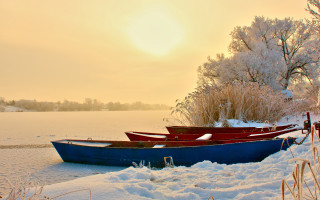 Boats snow tree water sunset - impressionist free wallpaper