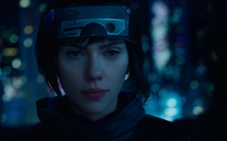Woman vr headset city night 2 - virtual free wallpaper