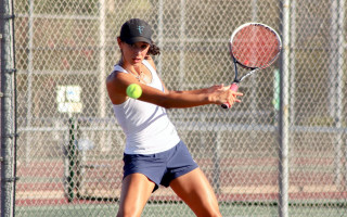Tennis woman swing racket court - free sports wallpaper